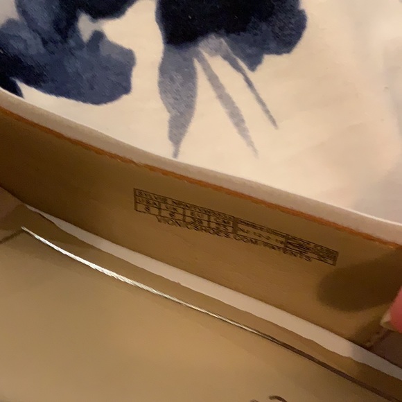 Vionic kitten heel Sylvie pump in white NWT - Picture 13 of 14